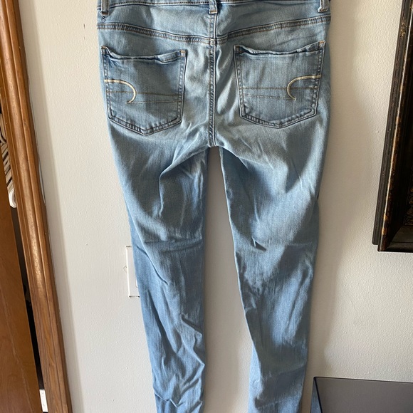 American Eagle Super-Stretch Lightwash Jegging - Picture 5 of 7